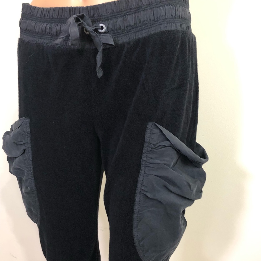 Juicy Couture Capri Pants Terry and Silk - Picture 2 of 4